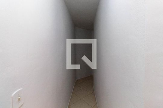 Corredor de casa à venda com 4 quartos, 180m² em Jardim Fernandes, São Paulo