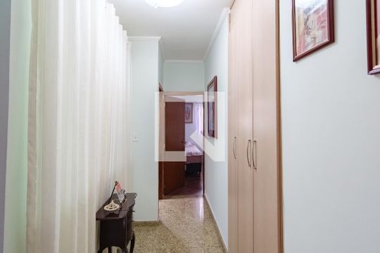 Corredor de casa à venda com 3 quartos, 226m² em Chácara Califórnia, São Paulo