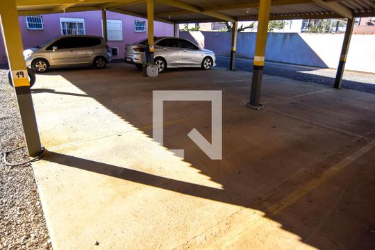 Garagem de apartamento para alugar com 2 quartos, 46m² em Sítio São José, Viamão