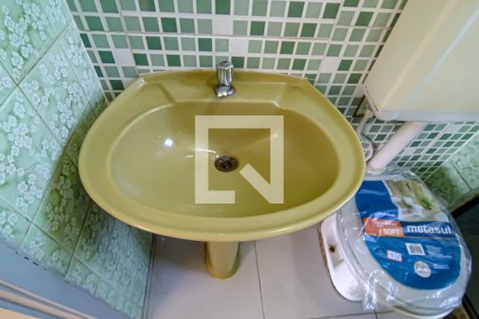 banheiro social de apartamento à venda com 2 quartos, 48m² em Jacarepaguá, Rio de Janeiro