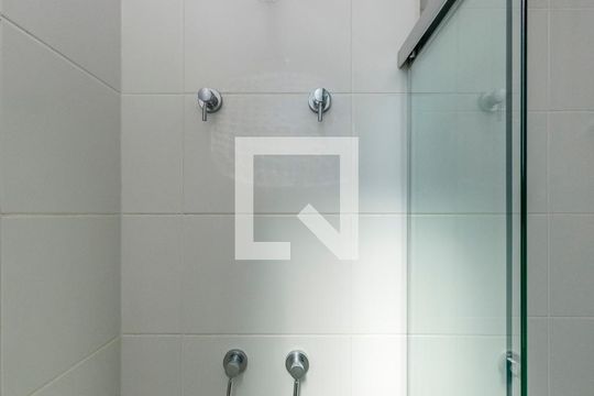 Banheiro da Suíte de apartamento para alugar com 1 quarto, 55m² em Vila da Serra, Nova Lima