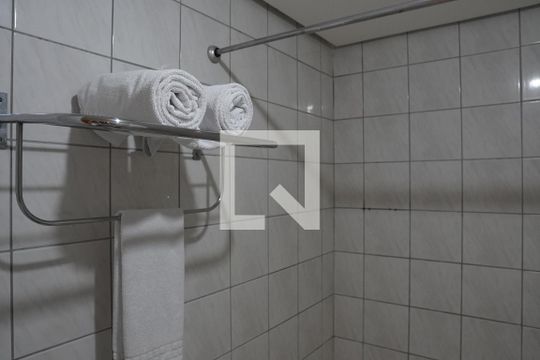 Banheiro de kitnet/studio à venda com 1 quarto, 31m² em Jardim Paulista, São Paulo