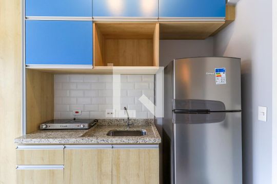 Cozinha de kitnet/studio à venda com 1 quarto, 22m² em Jardim das Acácias, São Paulo