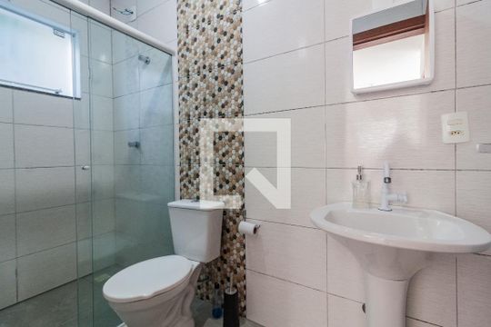 Banheiro de apartamento para alugar com 1 quarto, 40m² em Itaguaçu, Florianópolis