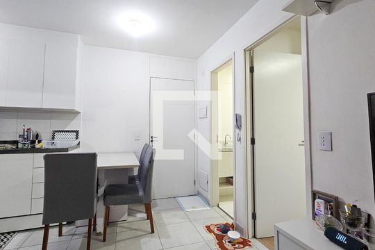Sala de apartamento à venda com 2 quartos, 33m² em Jurubatuba, São Paulo