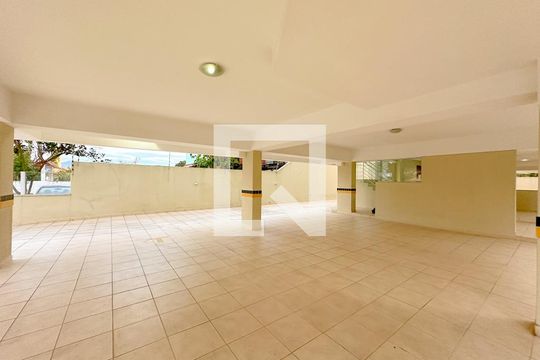 Garagem de apartamento para alugar com 2 quartos, 75m² em Canasvieiras, Florianópolis