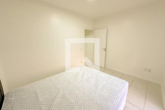 Quarto 2 de apartamento para alugar com 2 quartos, 75m² em Canasvieiras, Florianópolis