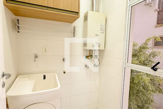 Área de Serviço de apartamento para alugar com 2 quartos, 75m² em Canasvieiras, Florianópolis