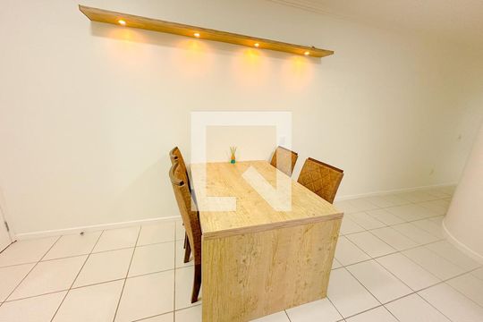 Sala de Jantar de apartamento para alugar com 2 quartos, 75m² em Canasvieiras, Florianópolis
