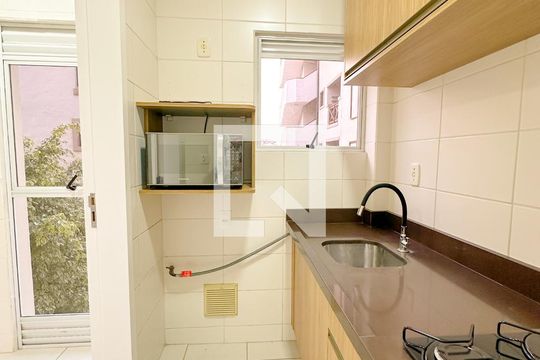 Cozinha de apartamento para alugar com 2 quartos, 75m² em Canasvieiras, Florianópolis