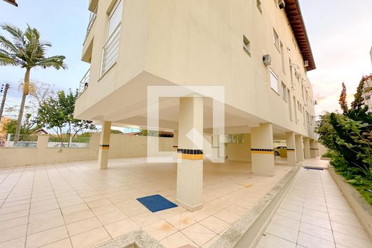 Área comum de apartamento para alugar com 2 quartos, 75m² em Canasvieiras, Florianópolis