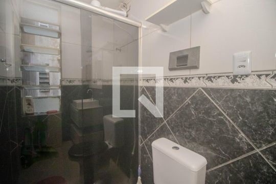 Banheiro de apartamento à venda com 2 quartos, 72m² em Jardim Leopoldina, Porto Alegre