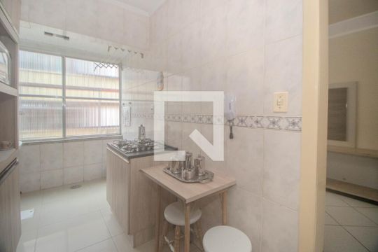 Cozinha e Área de Serviço de apartamento à venda com 2 quartos, 72m² em Jardim Leopoldina, Porto Alegre