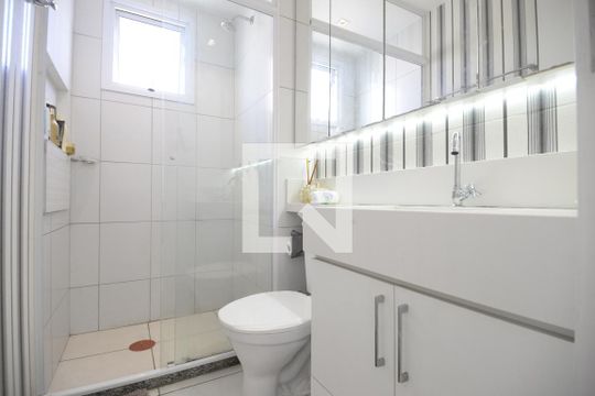 Banheiro de apartamento à venda com 2 quartos, 48m² em Cambuci, São Paulo