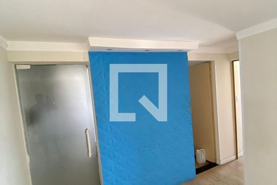 Sala de apartamento para alugar com 2 quartos, 50m² em Jardim Marica, Mogi das Cruzes
