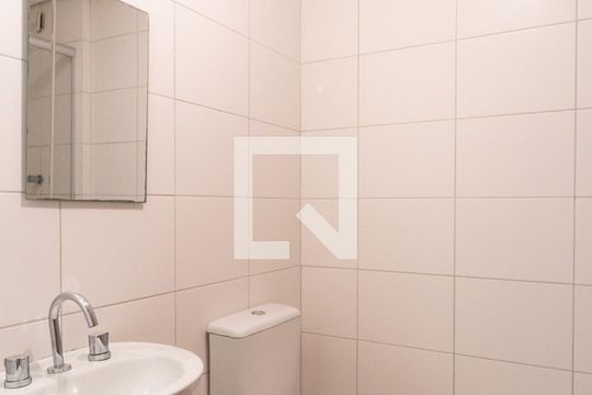 Banheiro de apartamento para alugar com 2 quartos, 60m² em Santa Tereza, Porto Alegre