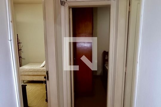 Corredor de apartamento à venda com 3 quartos, 100m² em Copacabana, Rio de Janeiro