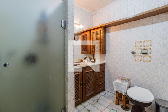 Banheiro da Suite de apartamento à venda com 3 quartos, 130m² em Bela Vista, Porto Alegre