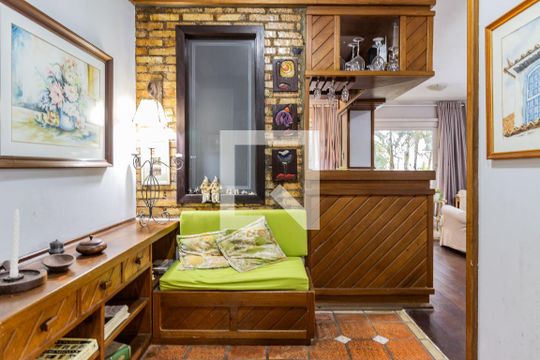 Hall de Entrada de apartamento à venda com 3 quartos, 130m² em Bela Vista, Porto Alegre