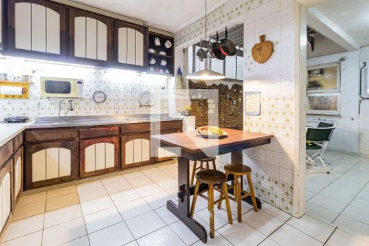 Cozinha de apartamento à venda com 3 quartos, 130m² em Bela Vista, Porto Alegre