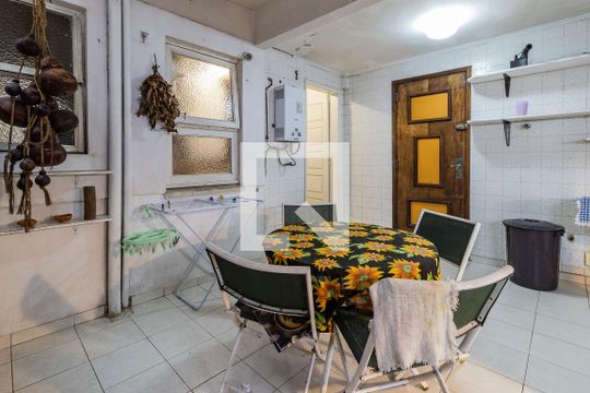 Quintal de apartamento à venda com 3 quartos, 130m² em Bela Vista, Porto Alegre