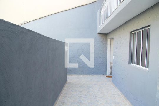 Quintal  de casa para alugar com 2 quartos, 80m² em Parque Continental I, Guarulhos