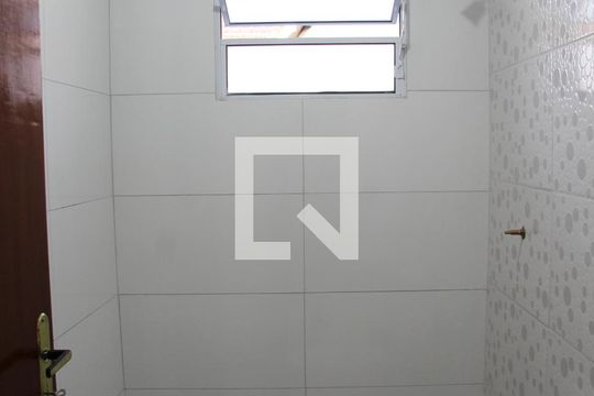 Banheiro social  de casa para alugar com 2 quartos, 80m² em Parque Continental I, Guarulhos