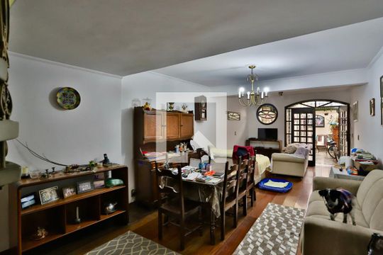 Casa à venda com 4 quartos, 180m² em Luz, São Paulo