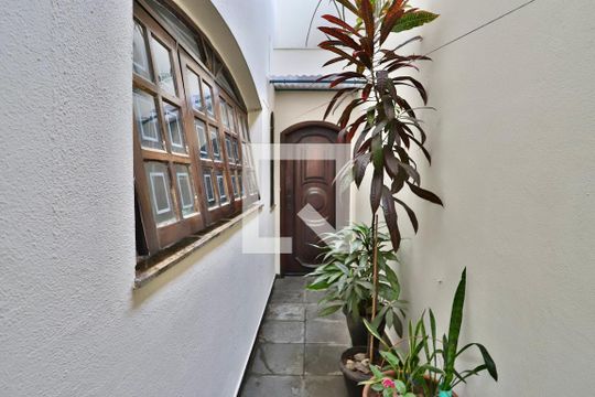 Entrada de casa à venda com 4 quartos, 180m² em Luz, São Paulo
