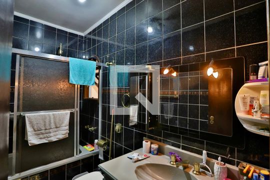 Banheiro do Quarto 1 de casa à venda com 4 quartos, 180m² em Luz, São Paulo