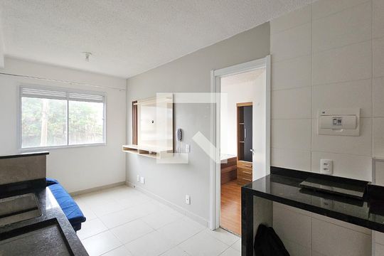 Sala / Cozinha / Area de Serviço de apartamento à venda com 1 quarto, 26m² em Jardim Itacolomi, São Paulo