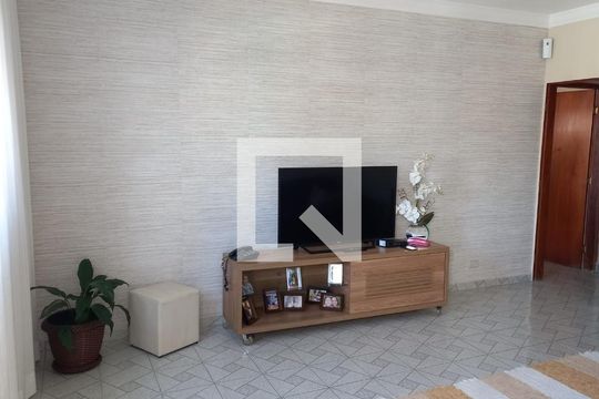 Sala de casa para alugar com 3 quartos, 230m² em Parque Continental, Guarulhos