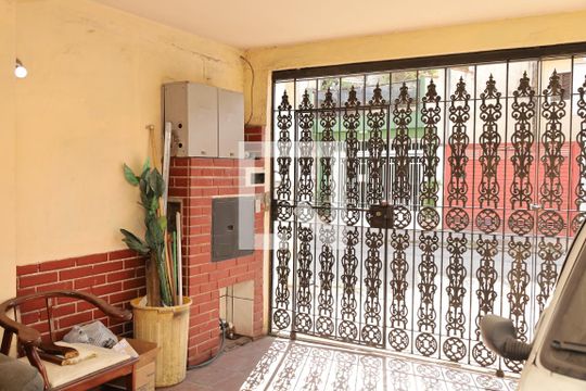 Garagem de casa para alugar com 3 quartos, 180m² em Cidade Líder, São Paulo