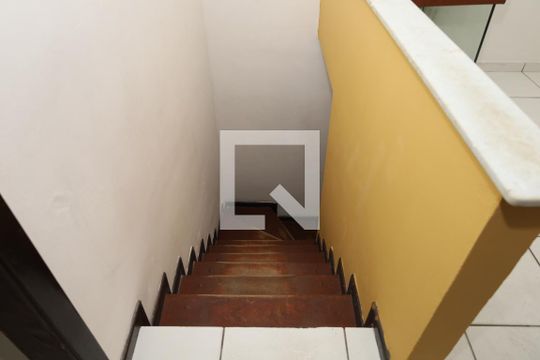 Escada de casa para alugar com 3 quartos, 180m² em Cidade Líder, São Paulo