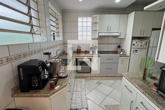 Cozinha de casa à venda com 3 quartos, 330m² em Sumaré, São Paulo