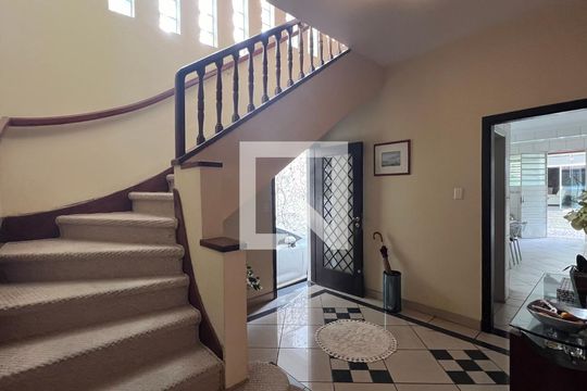 Hall de casa à venda com 3 quartos, 330m² em Sumaré, São Paulo