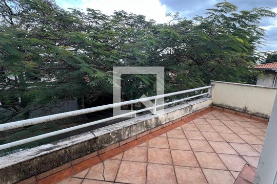 Sacada do quarto 2 de casa à venda com 3 quartos, 330m² em Sumaré, São Paulo