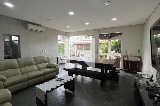 Área comum de casa à venda com 3 quartos, 330m² em Sumaré, São Paulo