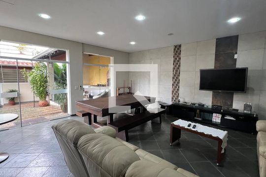 Área comum de casa à venda com 3 quartos, 330m² em Sumaré, São Paulo