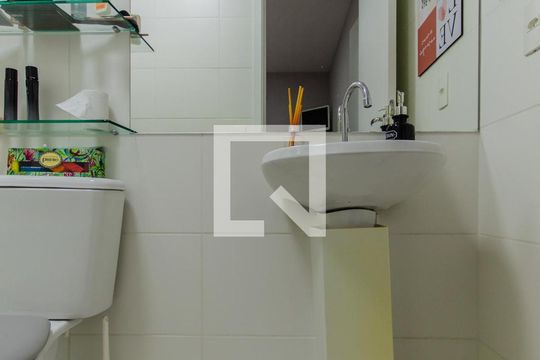 Banheiro de apartamento para alugar com 1 quarto, 34m² em Cambuci, São Paulo