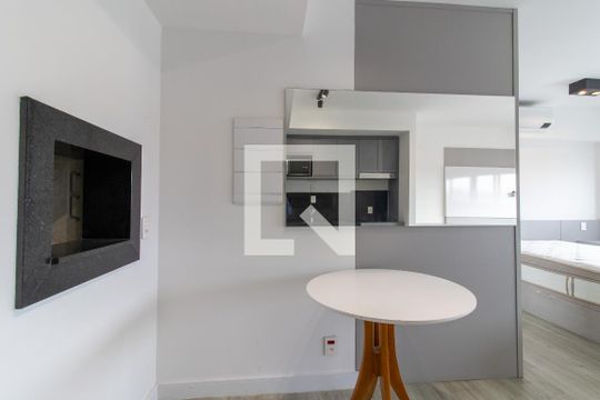 Cozinha de apartamento à venda com 1 quarto, 40m² em Chácara das Pedras, Porto Alegre