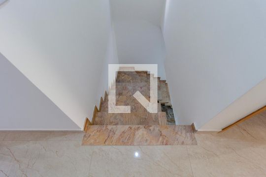 Escada de casa à venda com 3 quartos, 200m² em Mooca, São Paulo