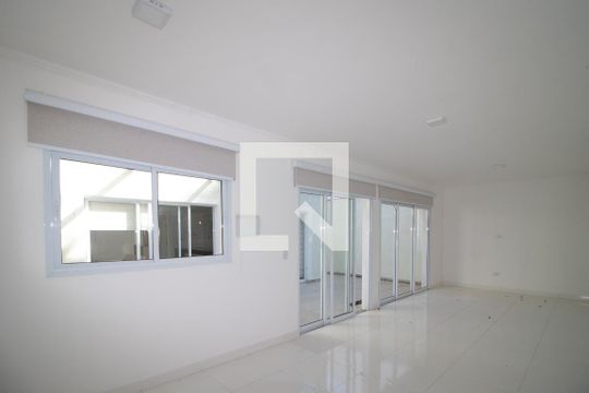 Área externa de casa de condomínio para alugar com 4 quartos, 375m² em Vila Irmaos Arnoni, São Paulo