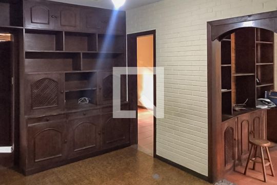 Casa à venda com 4 quartos, 178m² em Betânia, Belo Horizonte