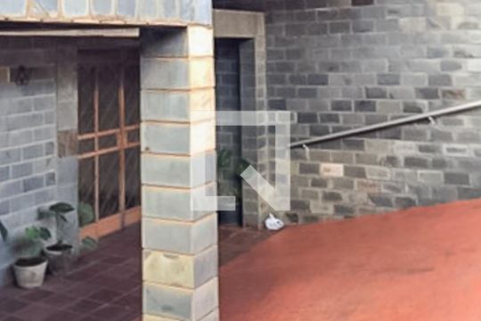 Garagem de casa à venda com 4 quartos, 178m² em Betânia, Belo Horizonte