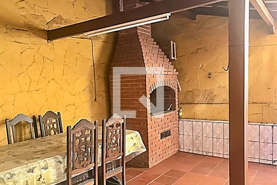 Churrasqueira de casa à venda com 4 quartos, 178m² em Betânia, Belo Horizonte