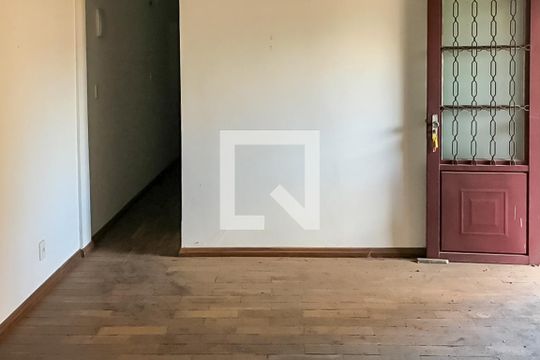 Casa à venda com 4 quartos, 230m² em Santa Terezinha, Belo Horizonte
