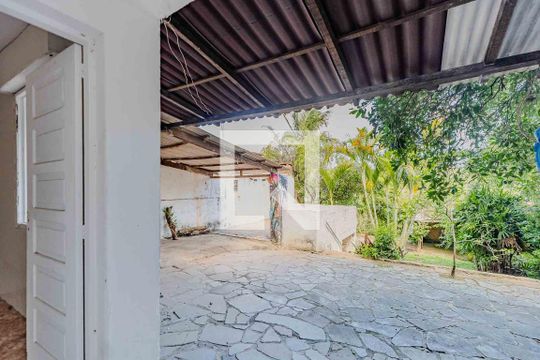 Área externa de casa à venda com 5 quartos, 300m² em Santa Tereza, Porto Alegre