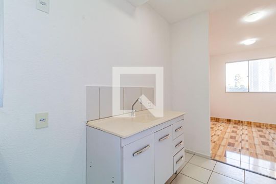 Cozinha de apartamento para alugar com 2 quartos, 43m² em Jardim Boa Vista (zona Oeste), Osasco