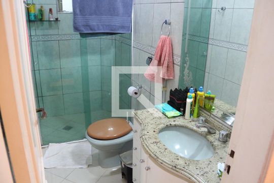 Banheiro de apartamento à venda com 3 quartos, 117m² em Amazonas, Contagem